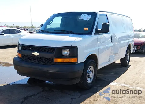 2017 Chevrolet Express 2500 Work Van z USA, uszkodzony, nr VIN 1GCWGAFF4H1326784